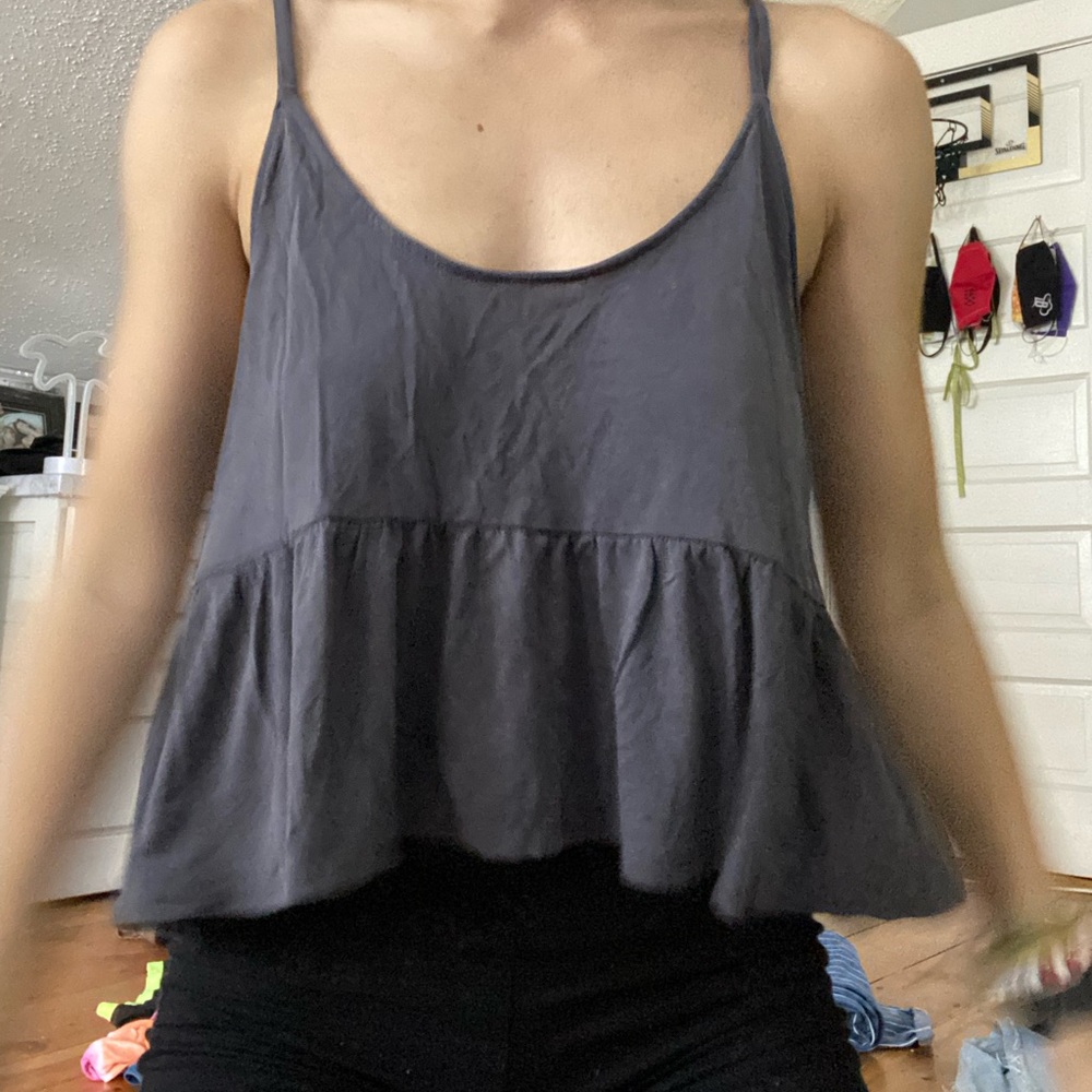 gray flowy tank